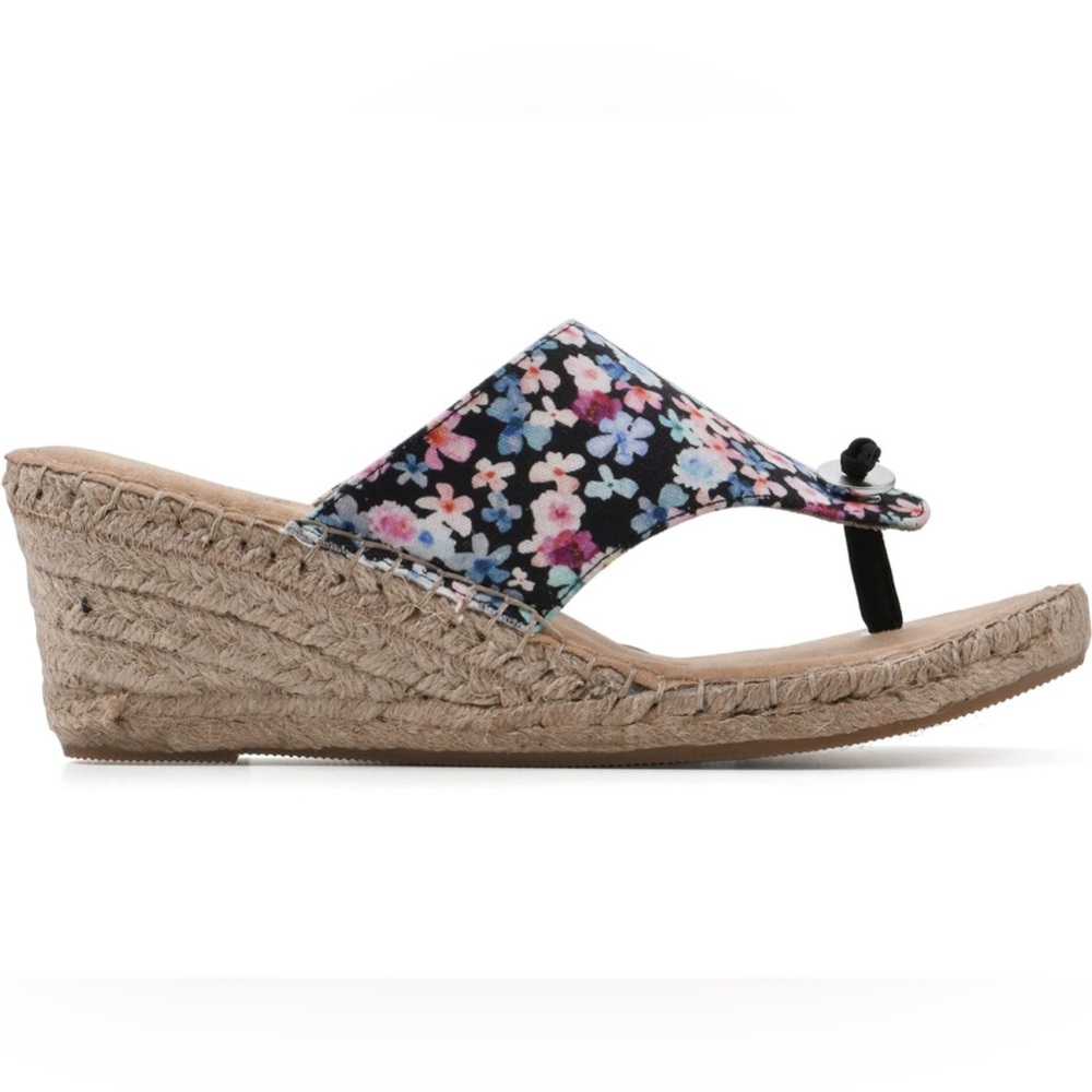NWOB Women’s White Mountain Beachball Espadrille Wedge Floral Sandals 9.5